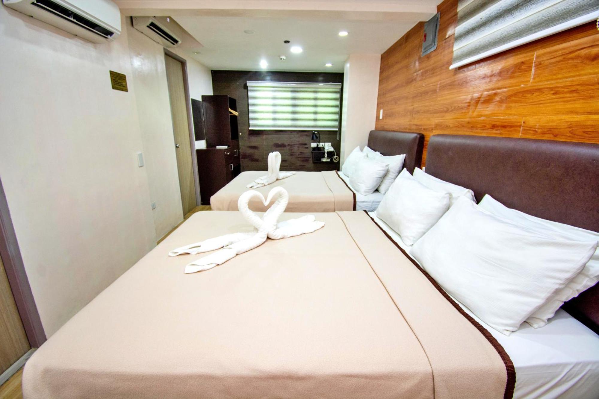 Emerald Island Hotel Balabag  Bagian luar foto